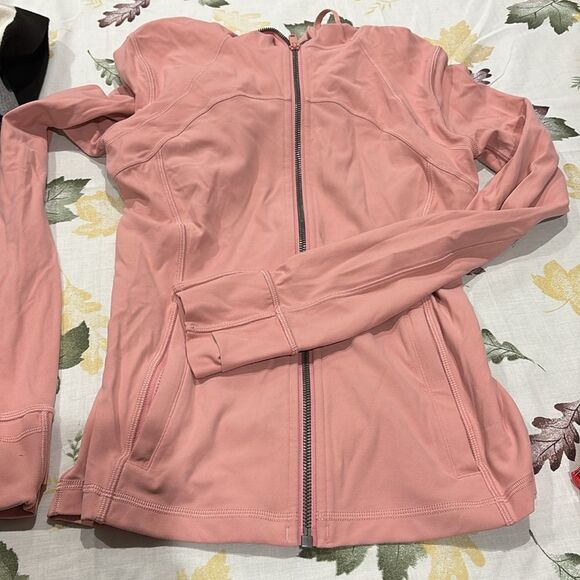 Lululemon Hooded Define Jacket Nulu color Quicksand Pink - Picture 7 of 7